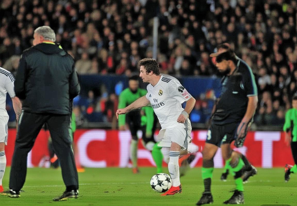 皇马欧冠小组赛出线形势告急，阿森纳强势领跑，皇家马德里背水一战